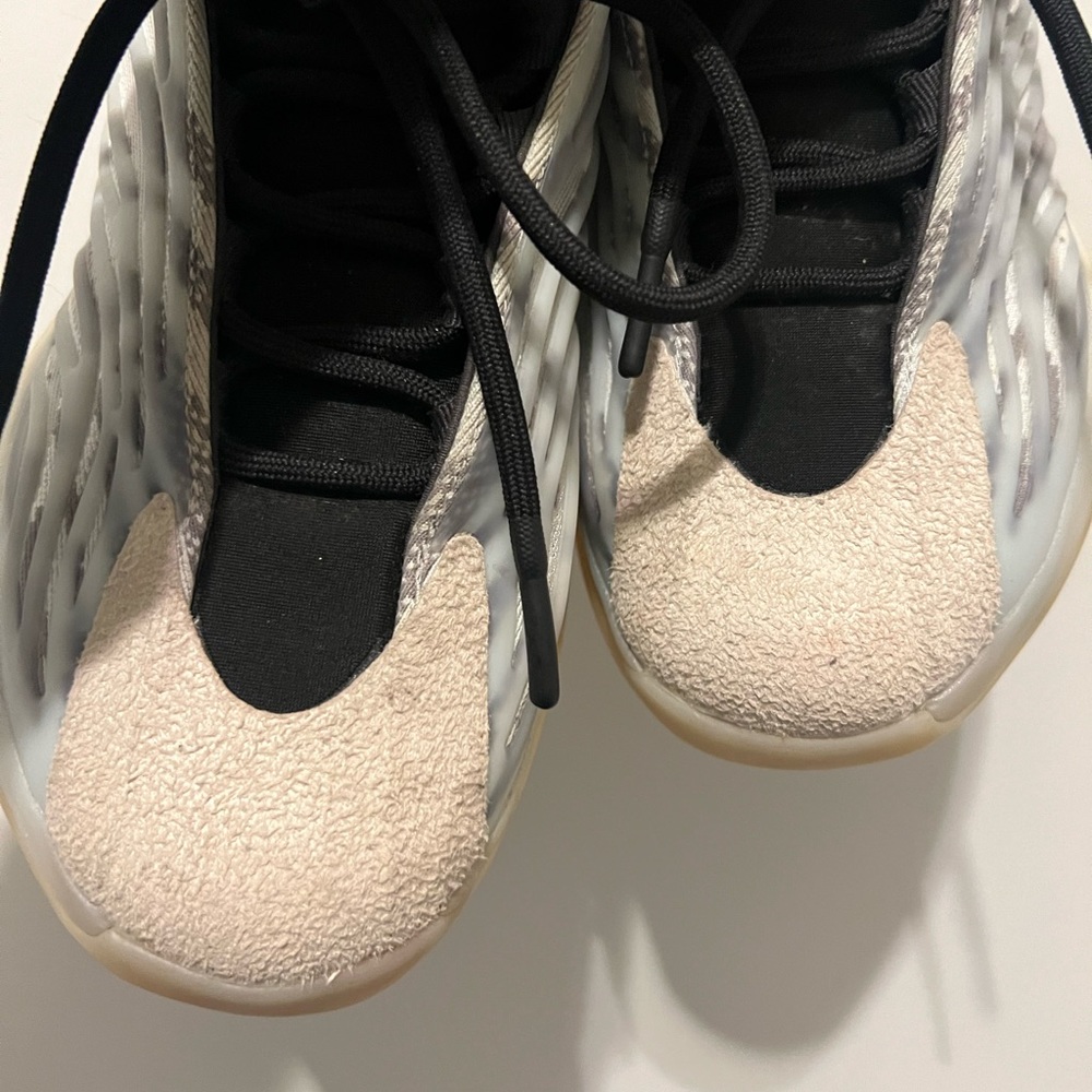 Men Yeezy quantum 7.5 - Picture 3 of 6